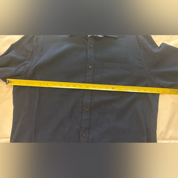 Van Heusen Never Tuck Classic Navy Button Down Shirt Size M - Picture 7 of 11